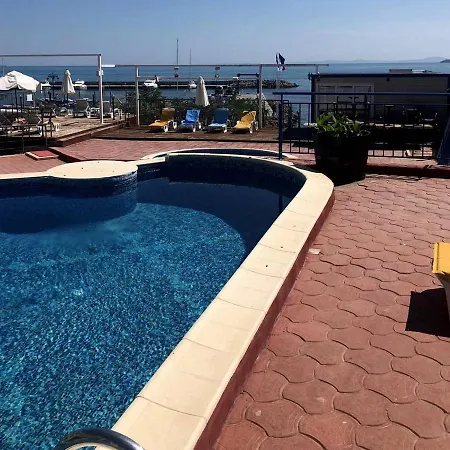 Vega Village Apartment *